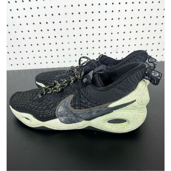 Athletic_Shoes